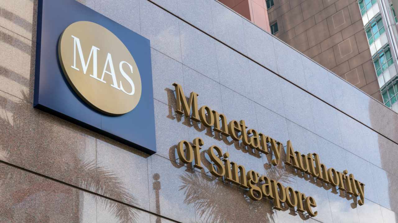 Die Währungsbehörde von Singapur stellt klar, warum sie Binance und FTX unterschiedlich behandelt – warnt davor, dass sogar lizenzierte Krypto-Börsen scheitern können